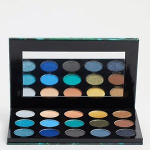 Hipdot Eyeshadow Palette
